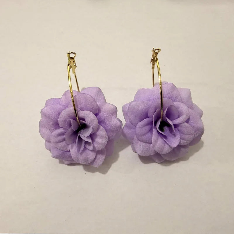 Boucles d’Oreilles Créoles Bohèmes à Grande Fleur – Style Vintage